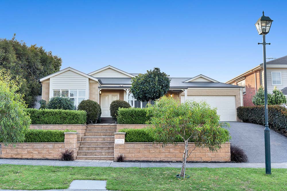 colonial style period home in langwarrin melbourne