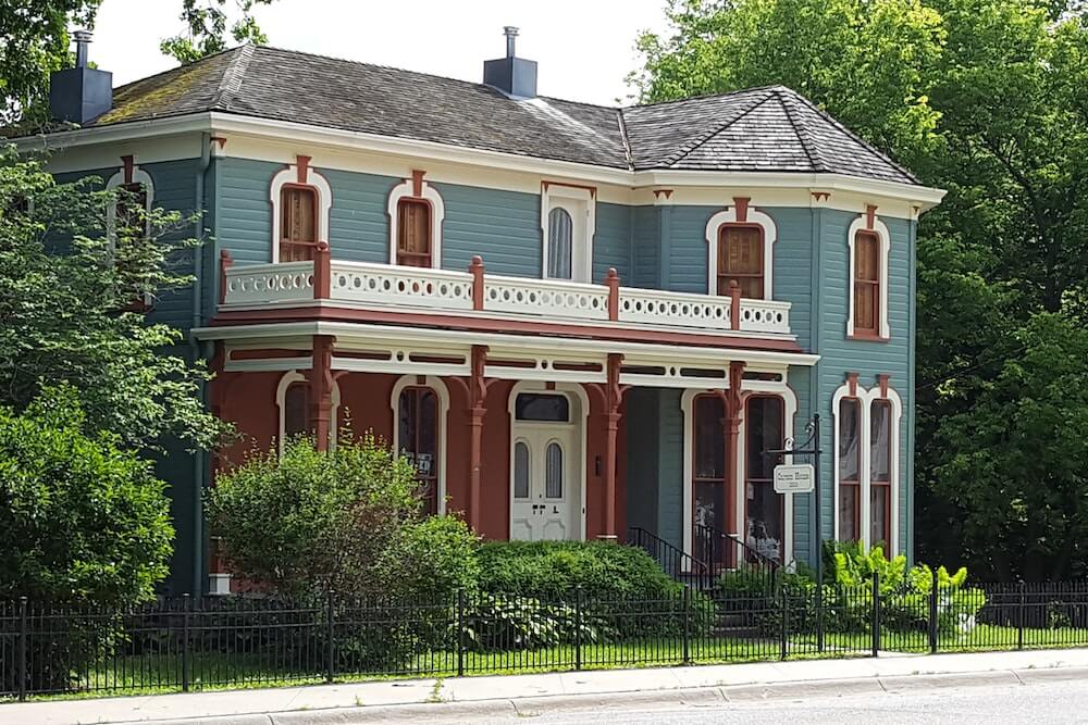 A Guide to Building a Victorian Home