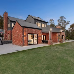 North Warrandyte double storey steep site home