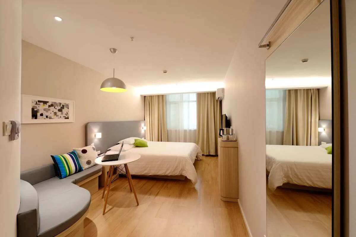 Choosing Between Cool and Warm Lighting for Your Home