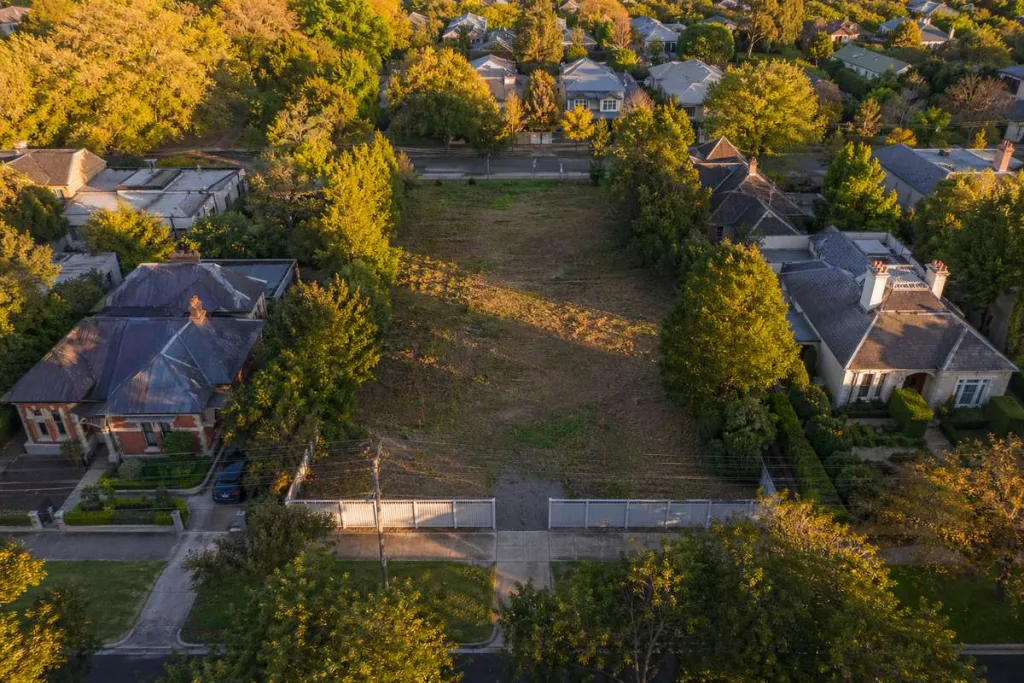 Residential block of land in leafy Melbourne suburb ready for custom home build
