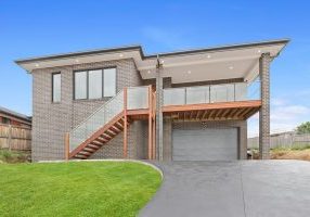 Yarra Glen custom double-storey home