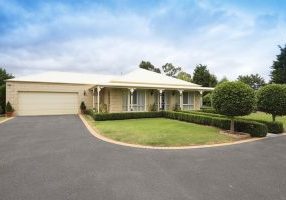 Langwarrin colonial style period home