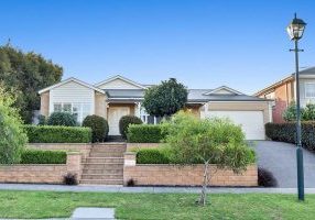 colonial style period home in langwarrin melbourne